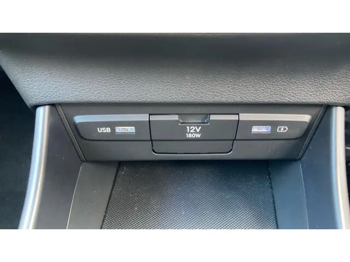 2022-hyundai-i20-10-t-gdi-premium-eclutch-imt-big-30