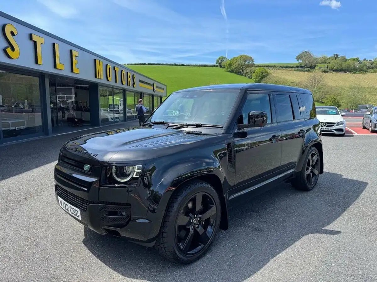 2022-land-rover-110-defender-50-p525-v8-big-3
