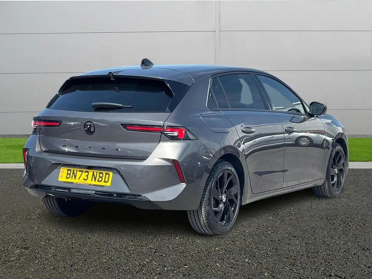 2023-vauxhall-astra-12-turbo-gs-hatchback-big-6