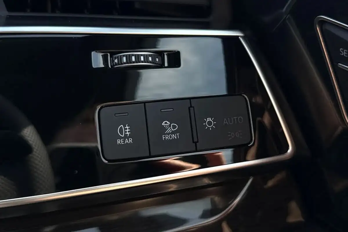 2025-audi-q7-30-45-tdi-black-edition-big-47