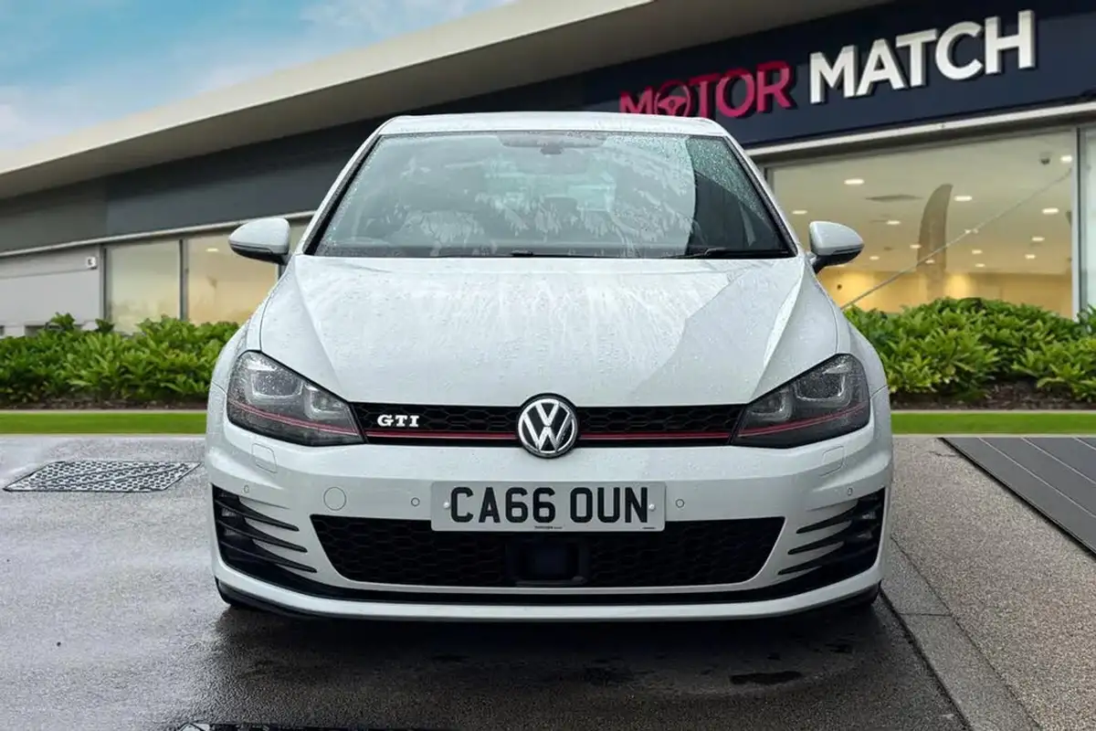2016-volkswagen-golf-20-tsi-gti-220ps-hatchback-5d-dsg-big-5