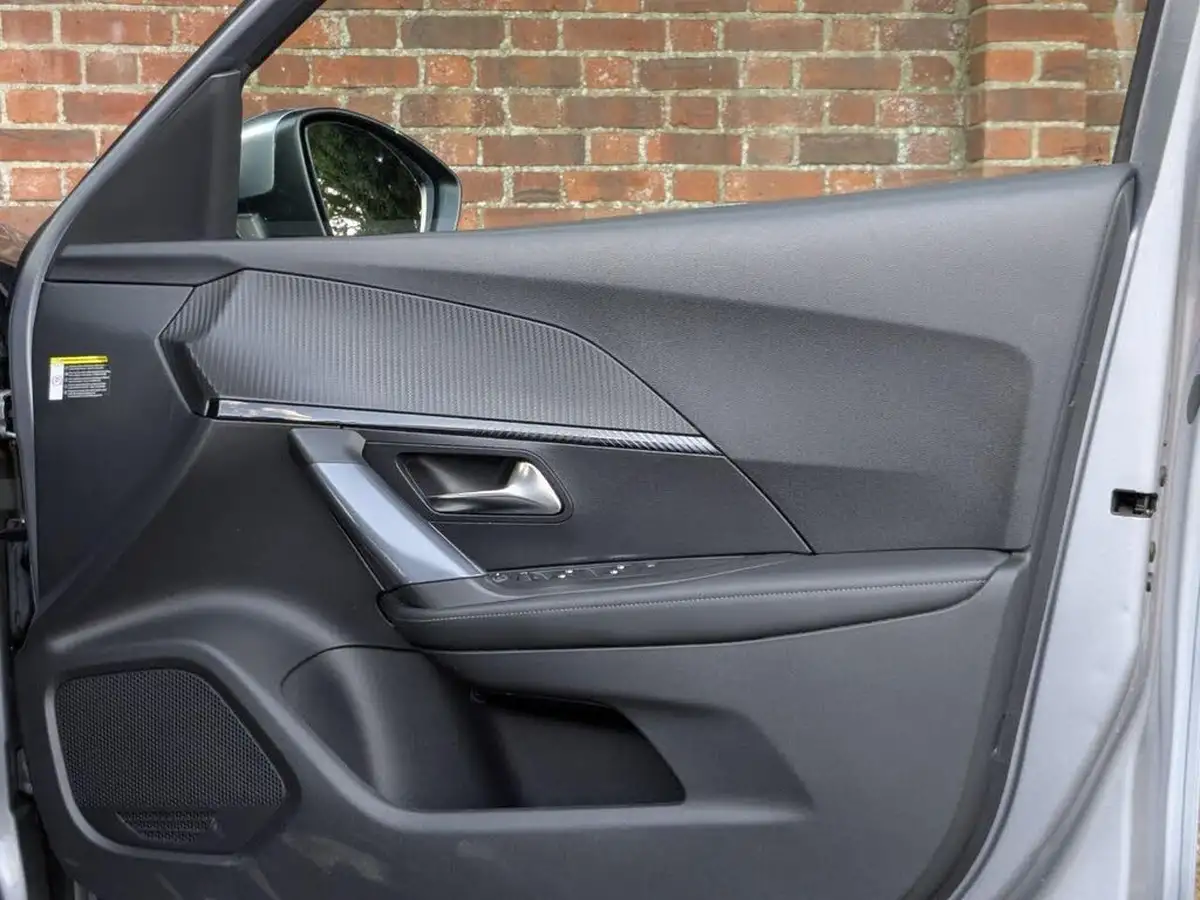 2020-peugeot-2008-suv-12-puretech-allure-100bhp-big-30