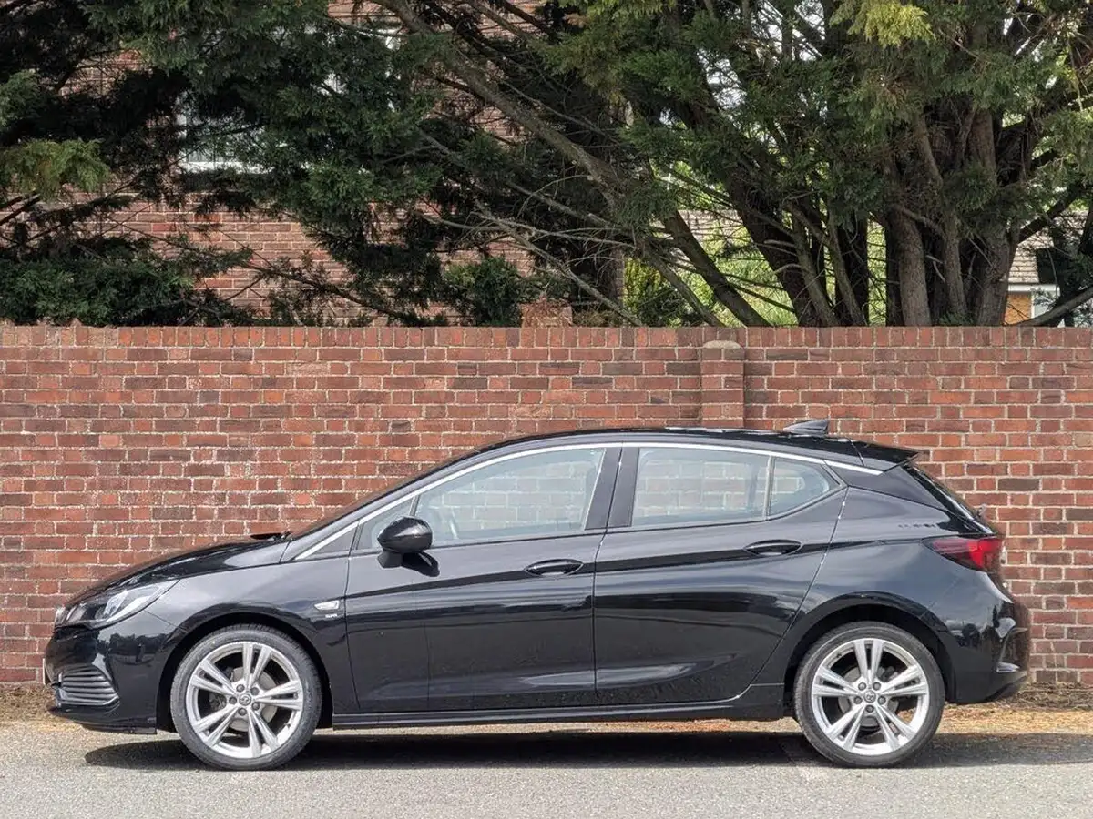 2017-vauxhall-astra-14i-16v-turbo-sri-vx-line-nav-big-7