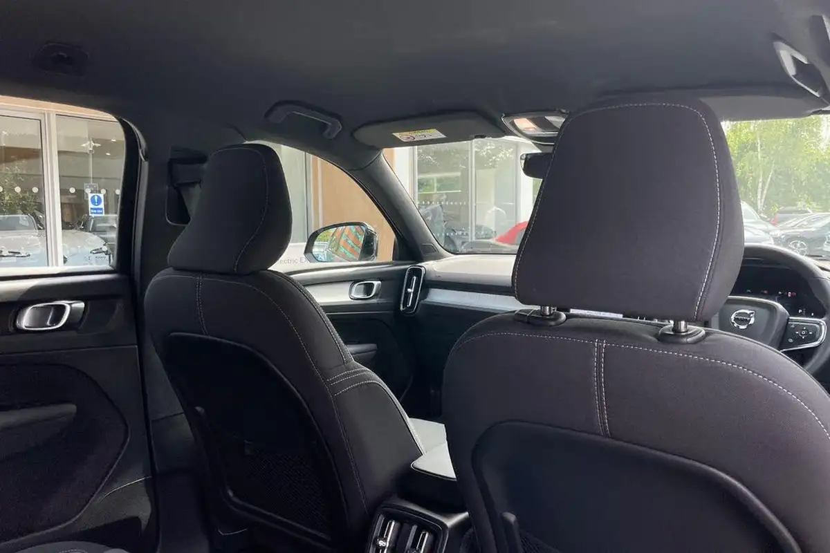 2022-volvo-xc40-20-b3-plus-big-22