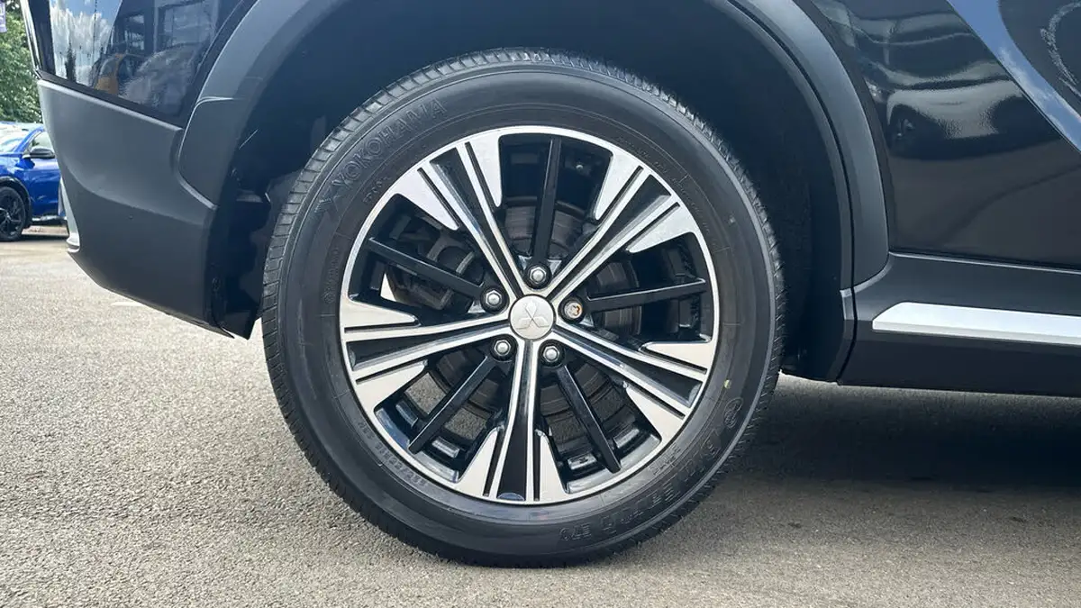 2019-mitsubishi-eclipse-cross-15-3-big-15