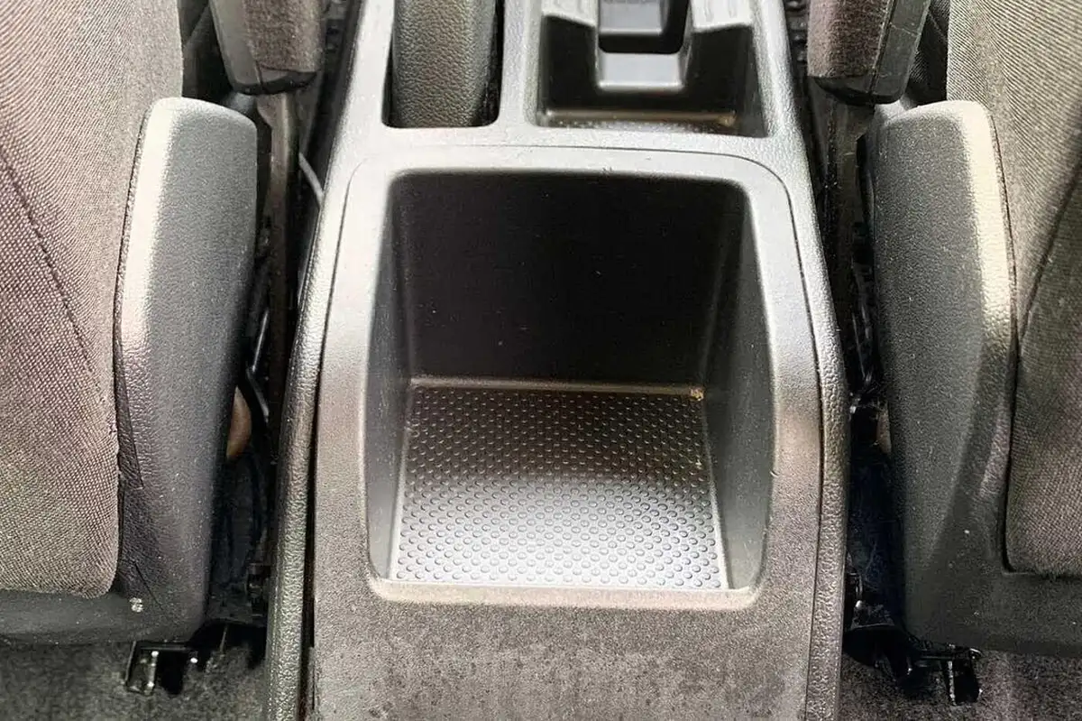 2018-volkswagen-polo-10-se-75ps-big-30