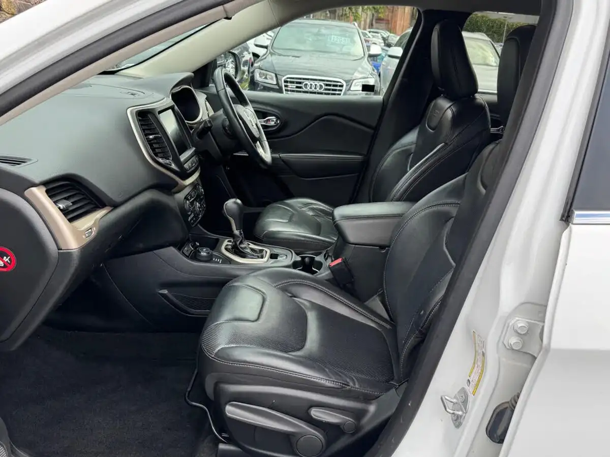 2016-jeep-cherokee-22multijet-ii-limited-ss-big-14