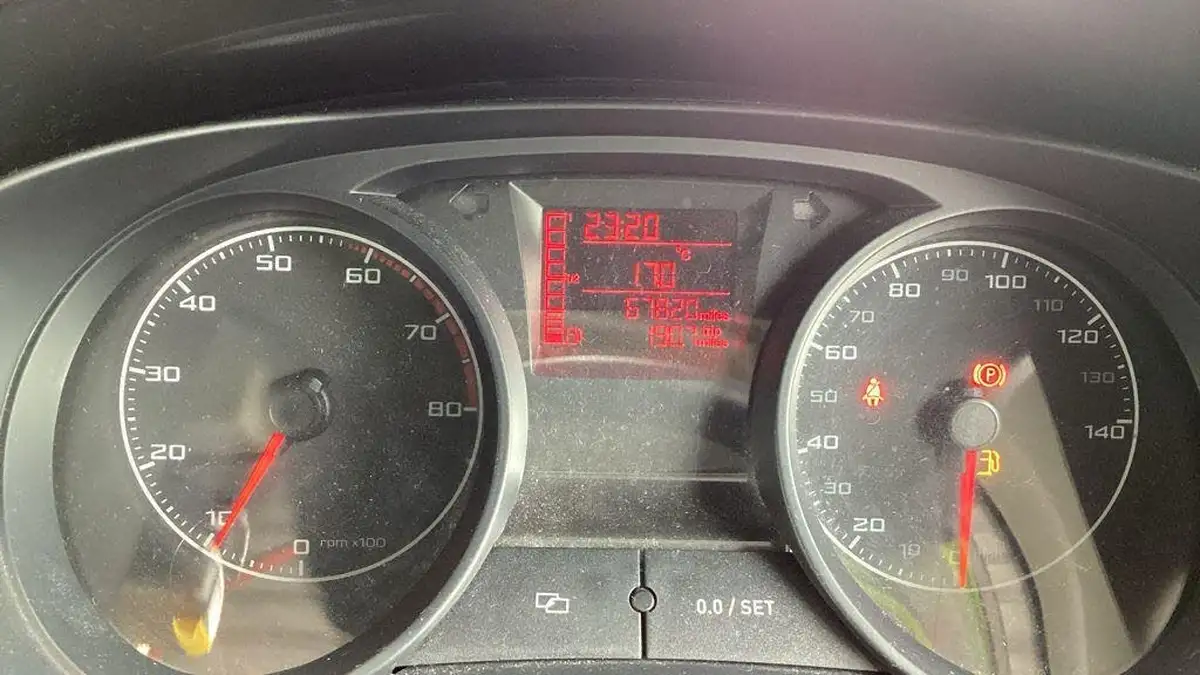 2012-seat-ibiza-12-12v-70-sportcoupe-hatchback-3d-big-7