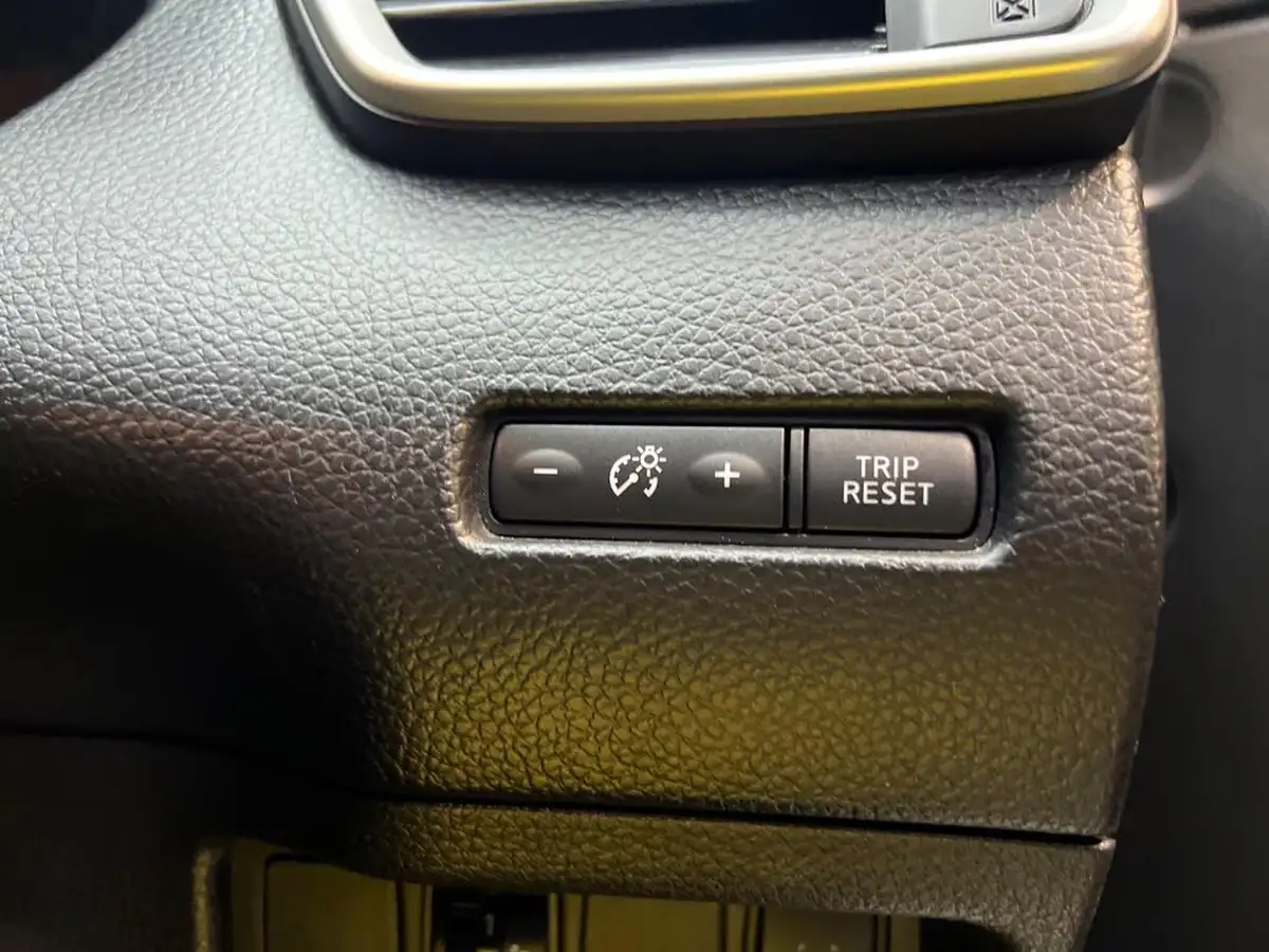 2015-nissan-qashqai-12-acenta-dig-t115ps-smart-vision-pack-big-18
