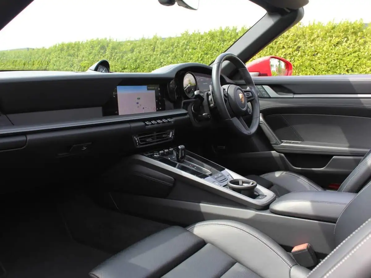 2021-porsche-911-30-targa-4-big-2