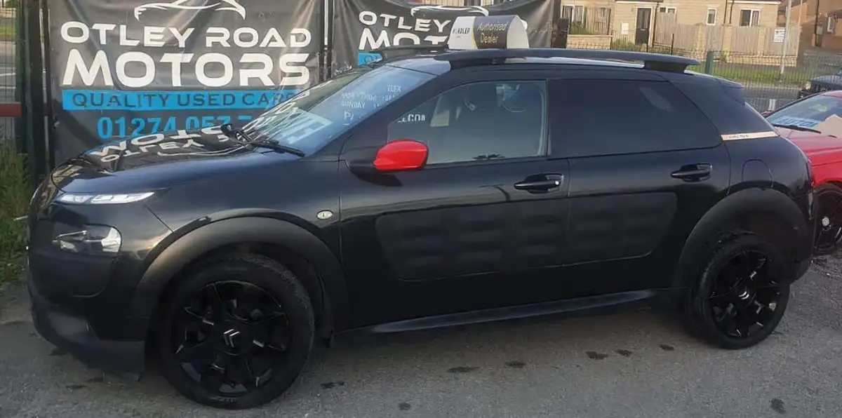 2015-citroen-c4-cactus-16bluehdi-flair-big-10