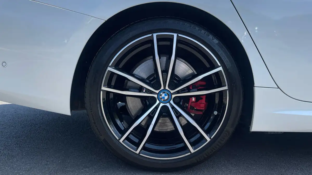 2022-bmw-3-series-20-330e-m-sport-touring-5d-big-18