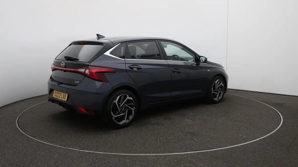 2022-hyundai-i20-10-t-gdi-premium-eclutch-imt-big-55