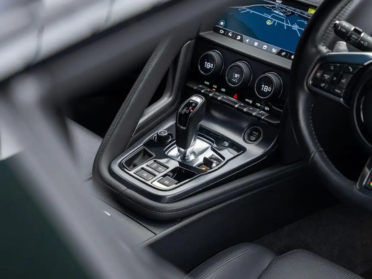2019-jaguar-f-type-50-v8-sc-r-550ps-awd-ss-coupe-big-30