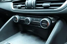 2017-alfa-romeo-giulia-20-veloce-small-69