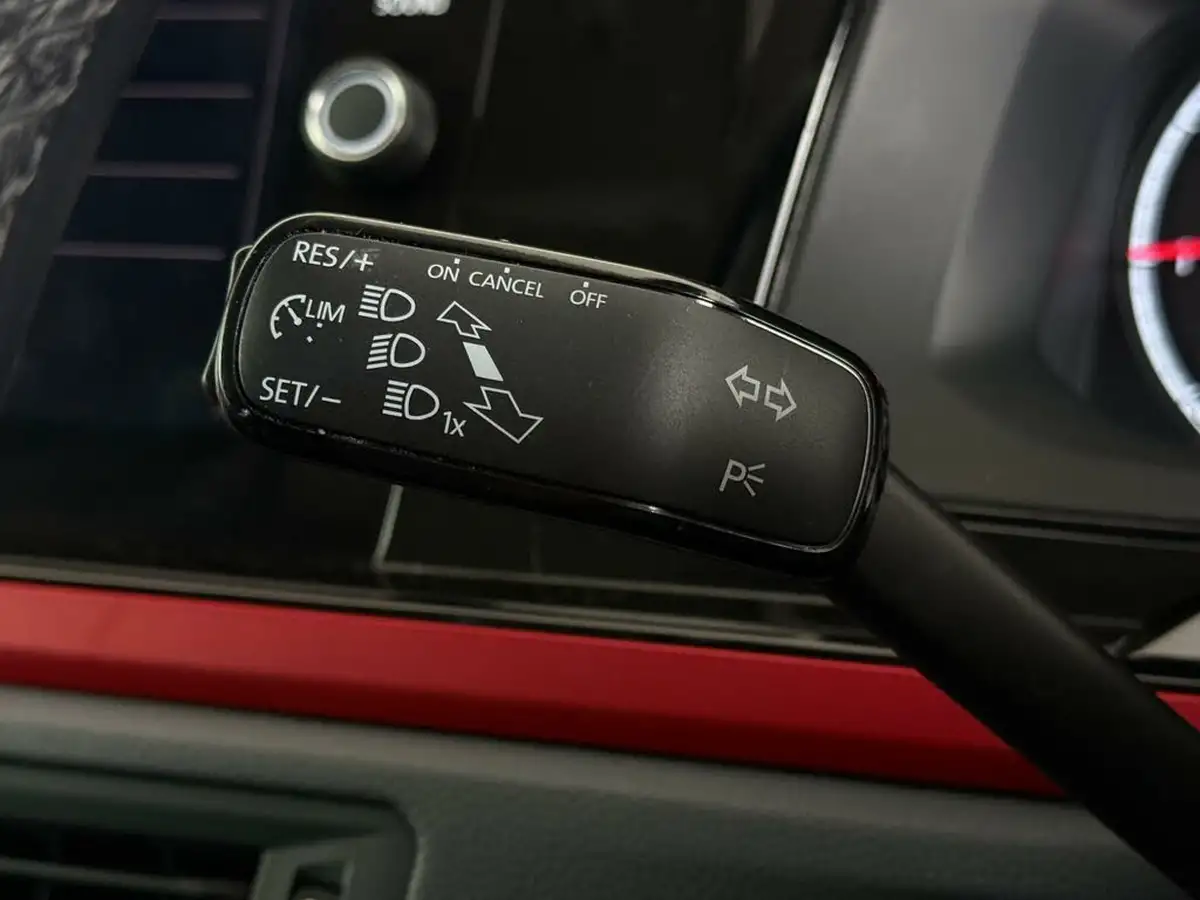 2020-volkswagen-polo-10-beats-80ps-big-21