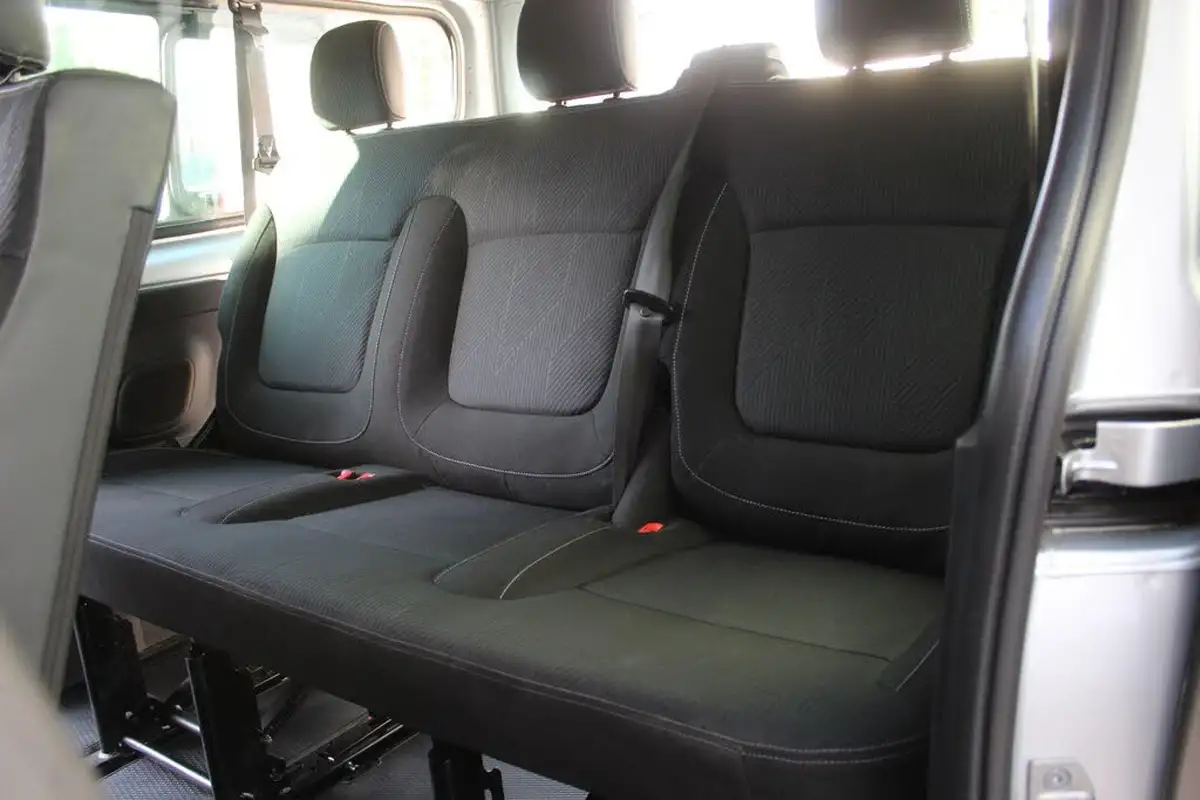 2020-renault-trafic-passenger-20dci-ll30-170-sport-nav-big-21