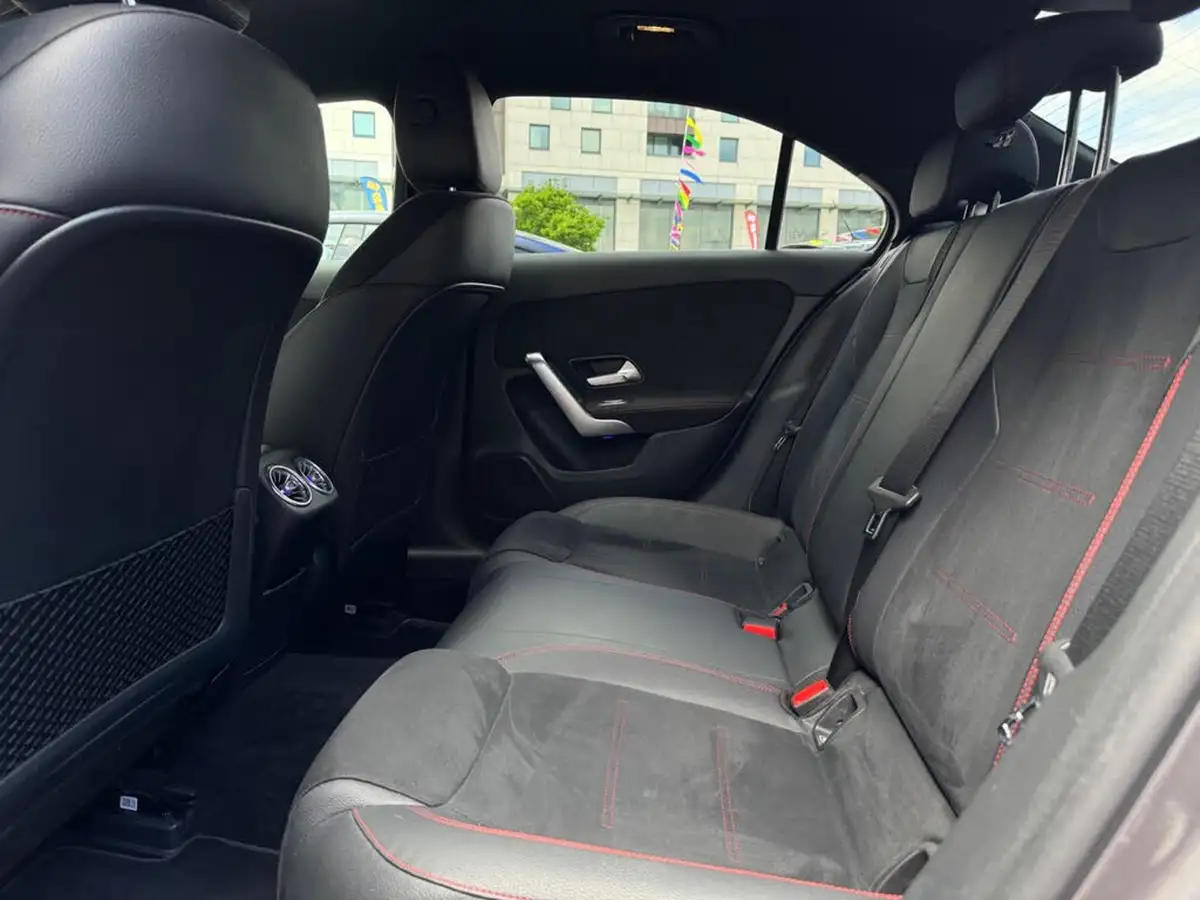 2020-mercedes-benz-a-class-13-a200-amg-line-executive-saloon-4d-7g-dct-big-15
