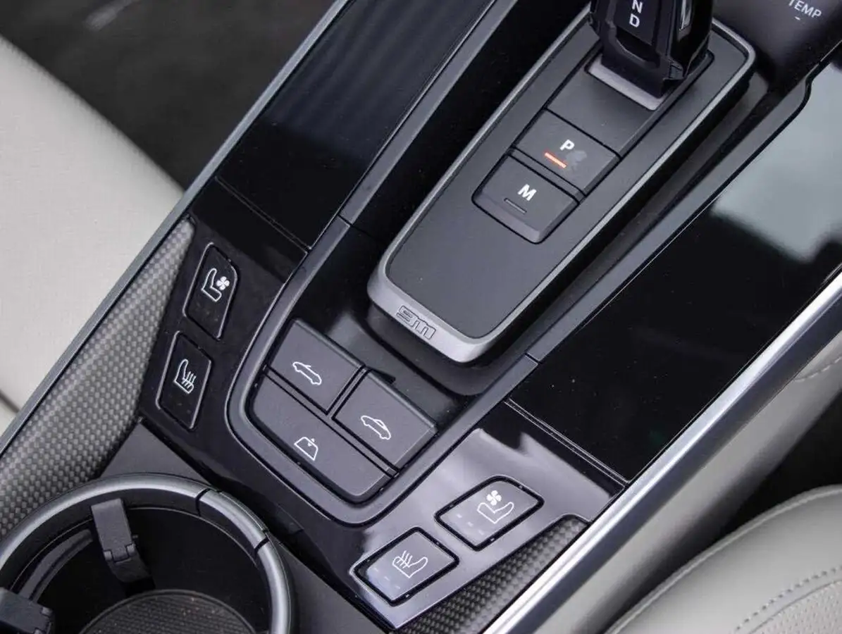 2023-porsche-911-38-turbo-s-awd-turbo-cabriolet-big-11