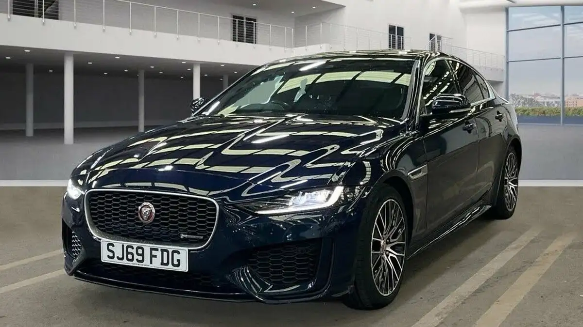 2019-jaguar-xe-20d-r-dynamic-s-big-3