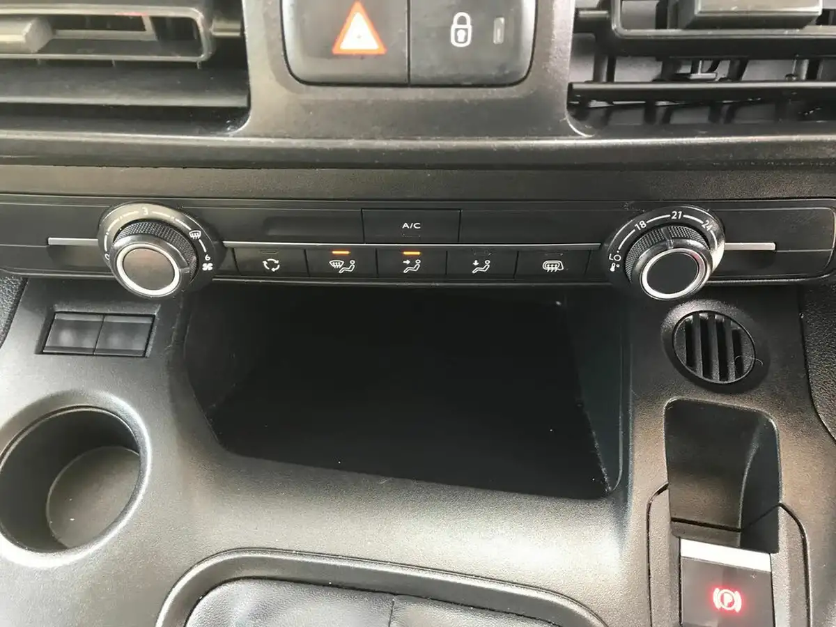 2020-peugeot-partner-15-bluehdi-1000-professional-100ps-eu6dt-panel-big-6