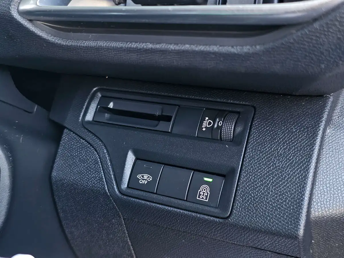 2018-peugeot-3008-suv-15-bluehdi-allure-big-22