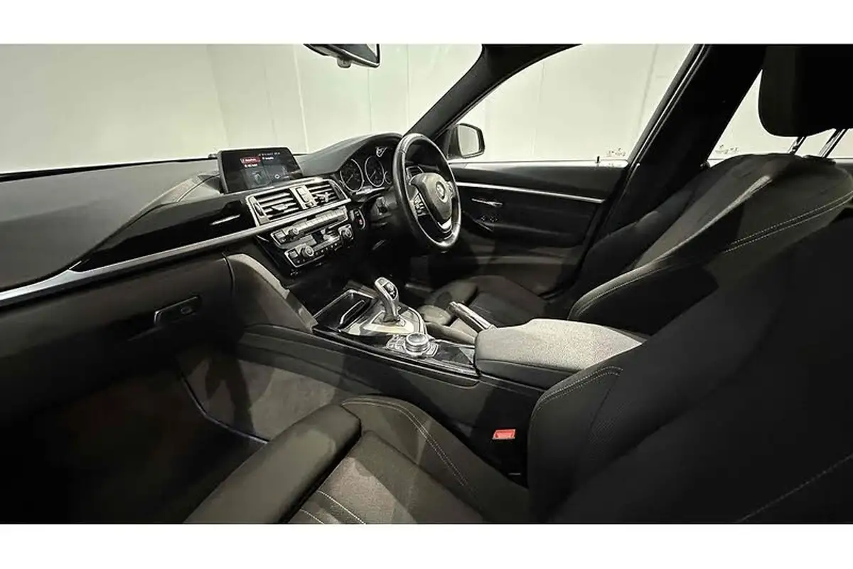 2018-bmw-3-series-20-320i-sport-saloon-4d-auto-big-15