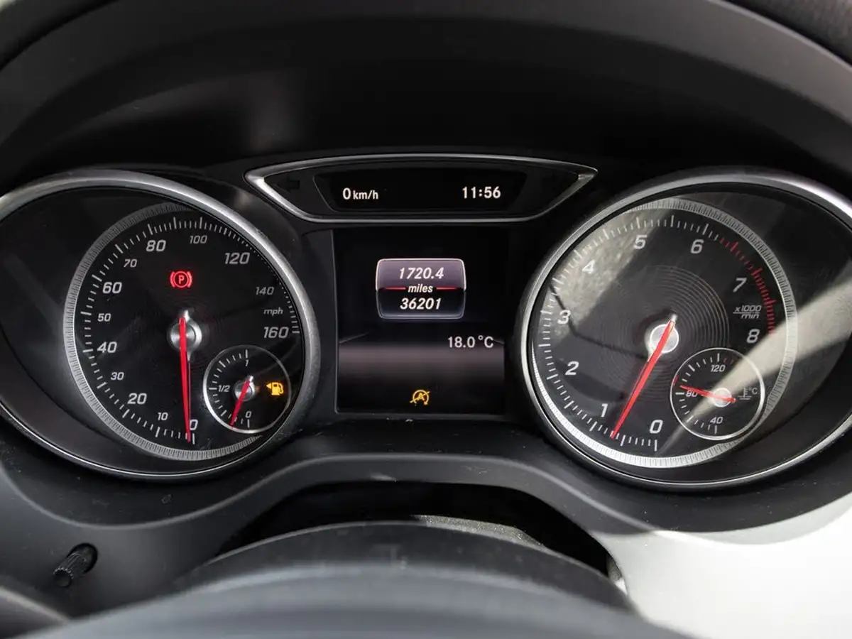 2017-mercedes-benz-gla-class-16-gla-200-se-executive-big-14