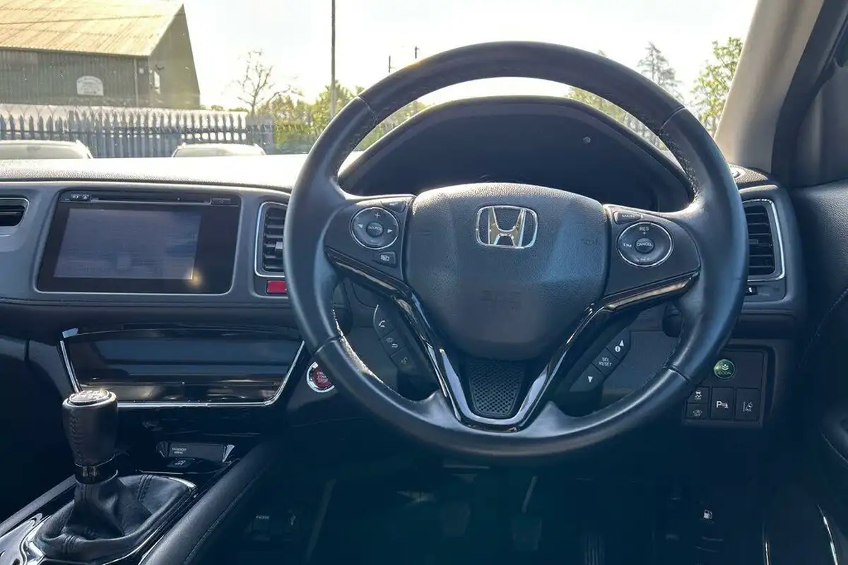 2018-honda-hr-v-15-i-vtec-ex-big-26