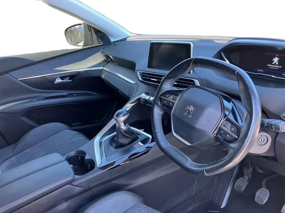 2020-peugeot-5008-suv-12-puretech-allure-big-8
