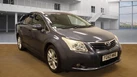 2010-toyota-avensis-small-0