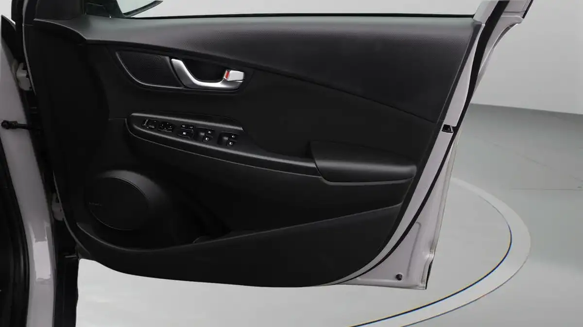2023-hyundai-kona-16-gdi-premium-big-15