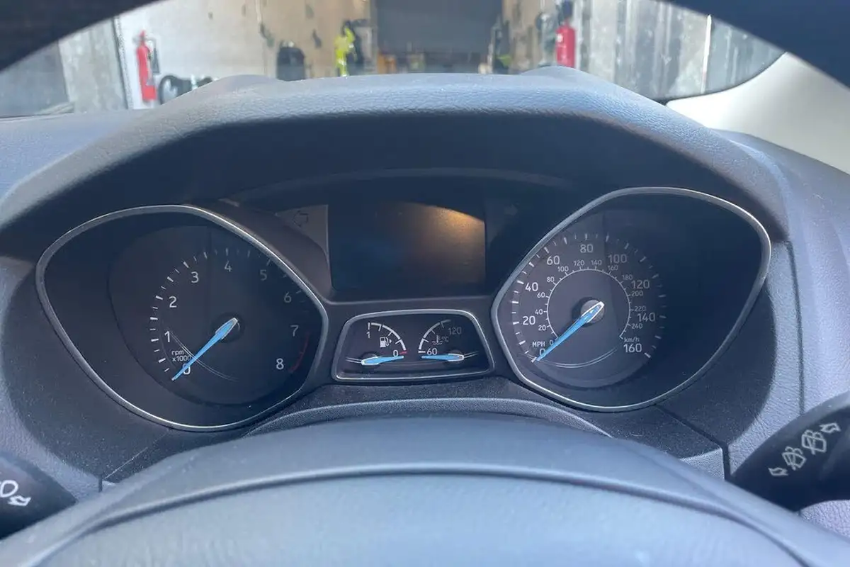 2017-ford-focus-15t-titanium-hatchback-big-12