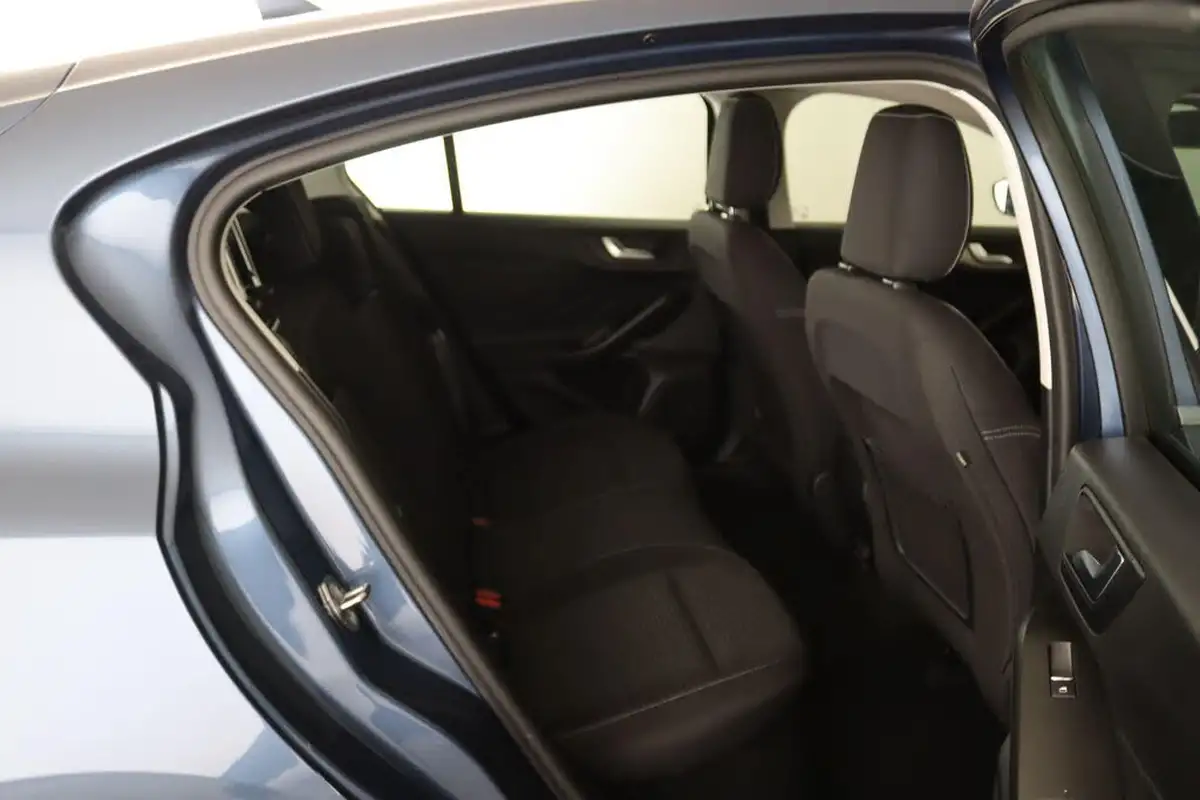 2022-ford-focus-10t-titanium-125ps-hatchback-big-13
