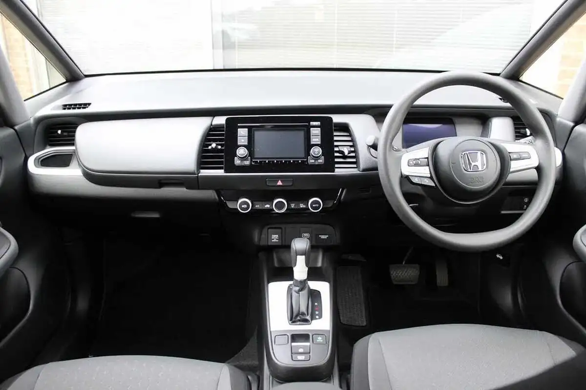 2023-honda-jazz-15-i-mmd-se-big-3