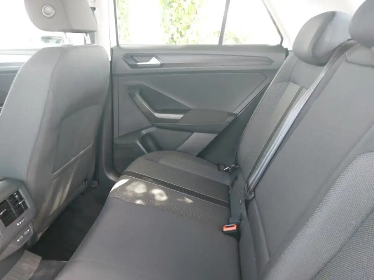 2024-volkswagen-t-roc-10-tsi-life-110ps-big-5