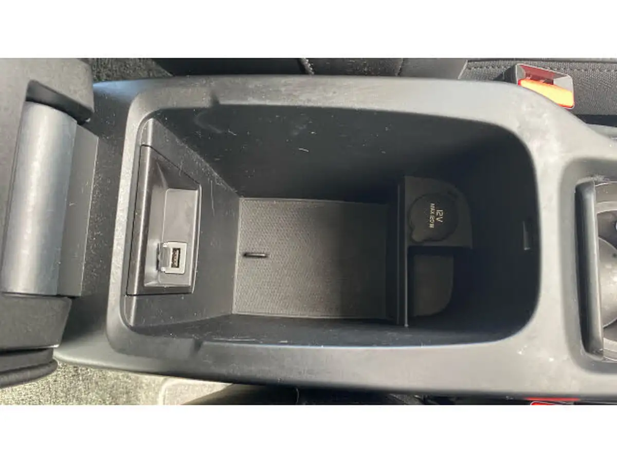 2019-volvo-v40-20td-d3-inscription-edition-big-38