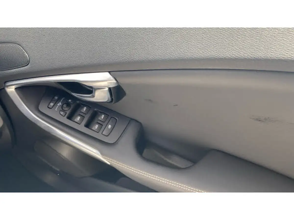 2019-volvo-v40-20td-d3-inscription-edition-big-14