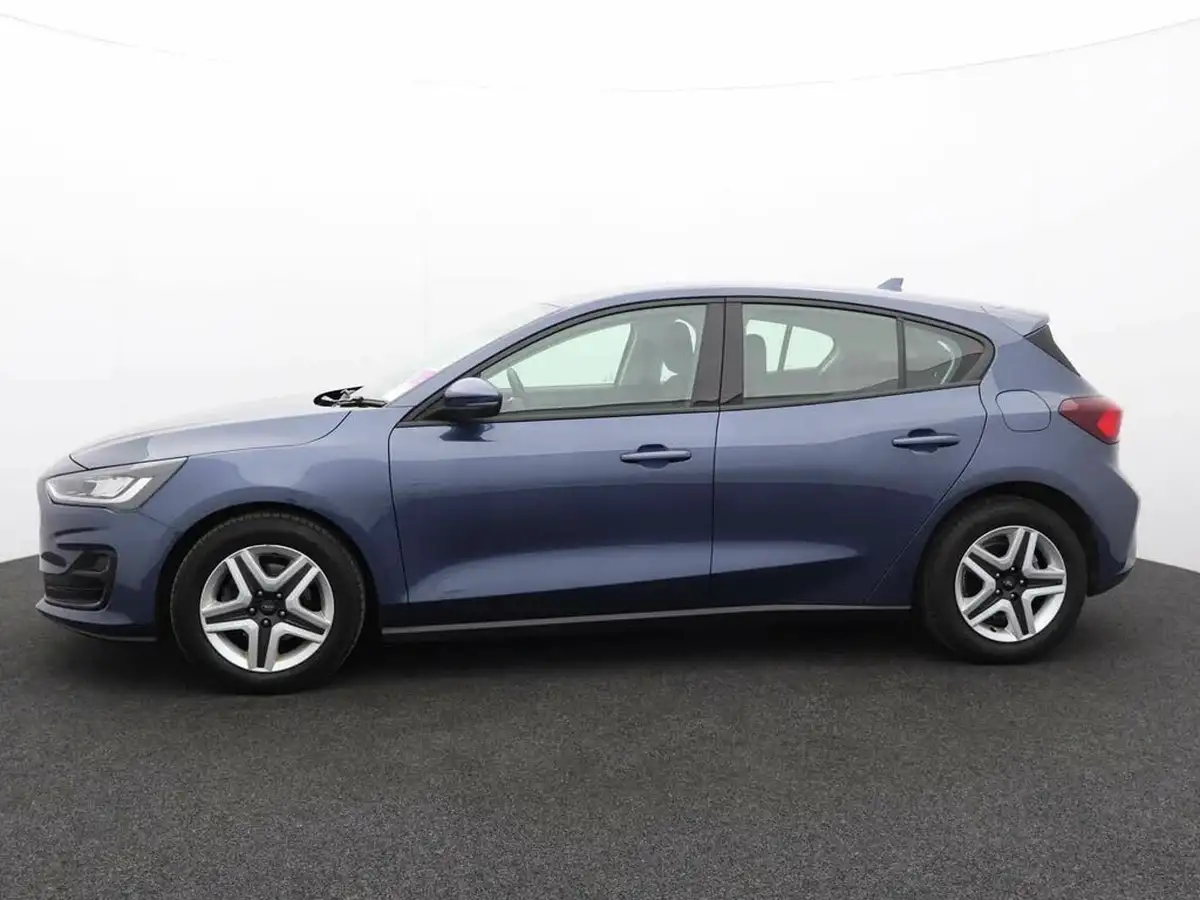 2022-ford-focus-10t-trend-hatchback-big-4