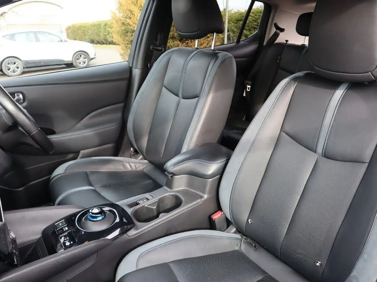 2019-nissan-leaf-e-tekna-big-30