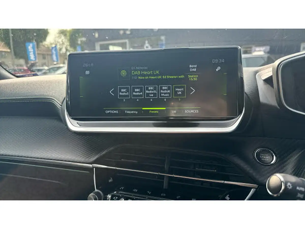 2022-peugeot-2008-suv-12-puretech-gt-big-34