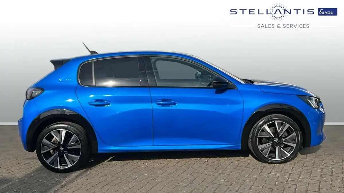 2022-peugeot-208-12-puretech-gt-100bhp-eat8-big-1