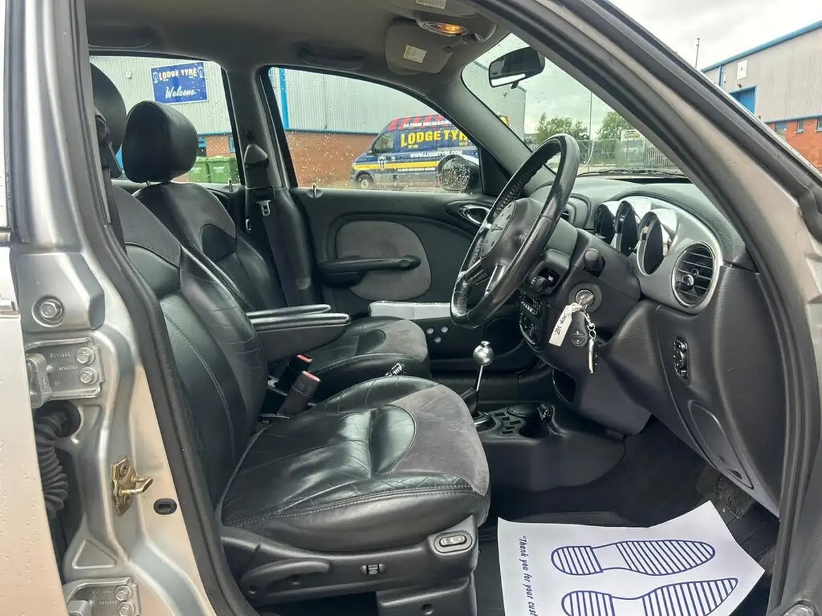 2004-chrysler-pt-cruiser-20-limited-auto-big-8