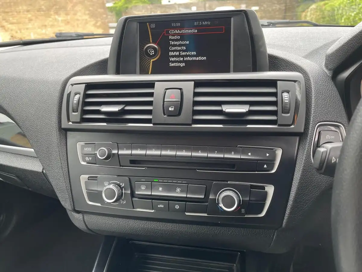 2012-bmw-1-series-20td-118d-urban-hatchback-5d-big-5
