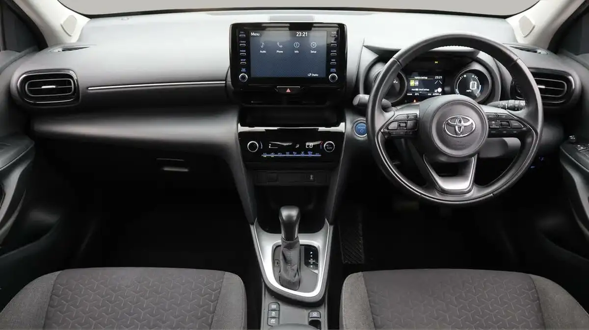 2022-toyota-yaris-cross-15-vvt-i-icon-big-13