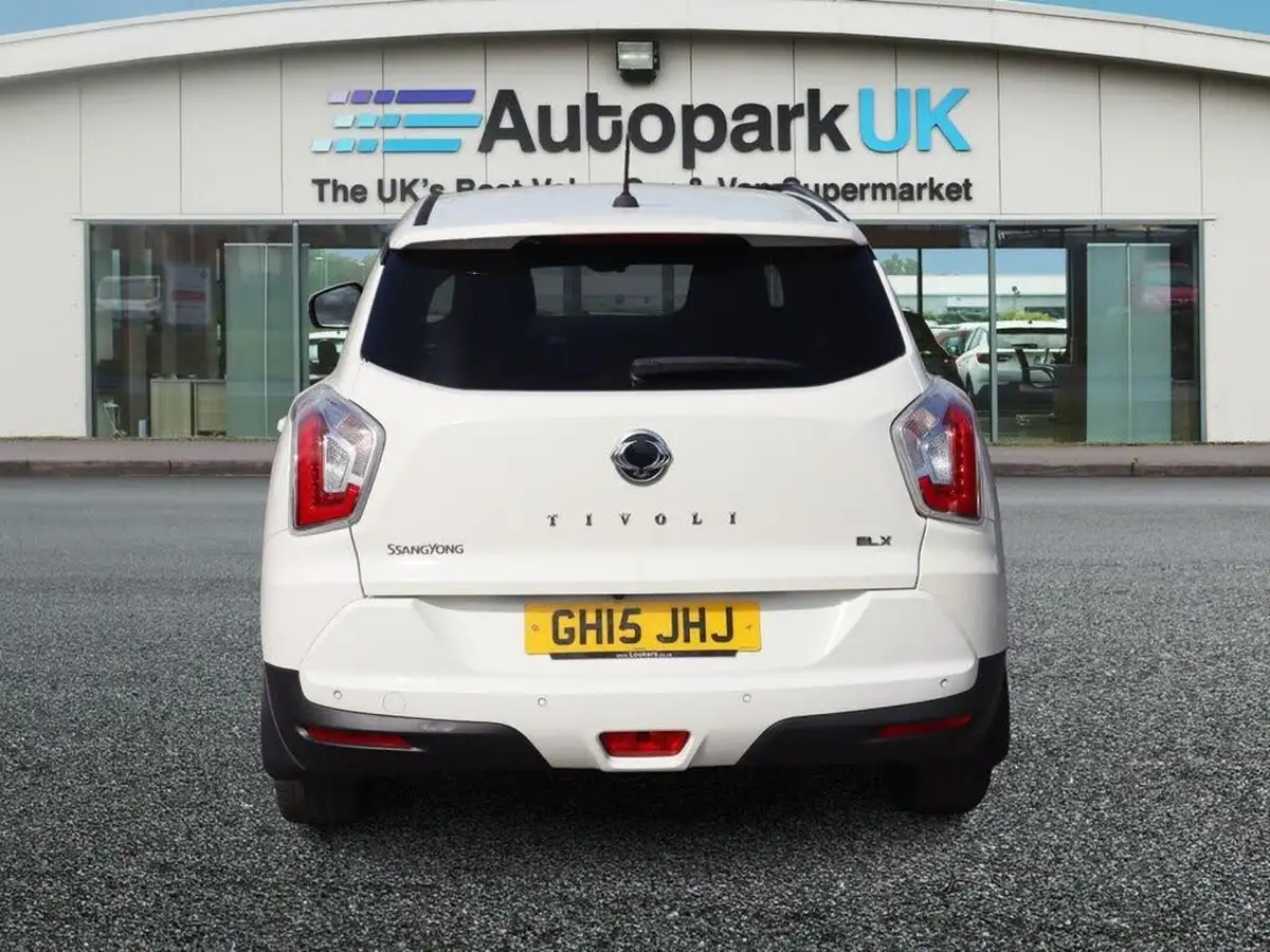 2015-kgm-ssangyong-tivoli-16-elx-big-5
