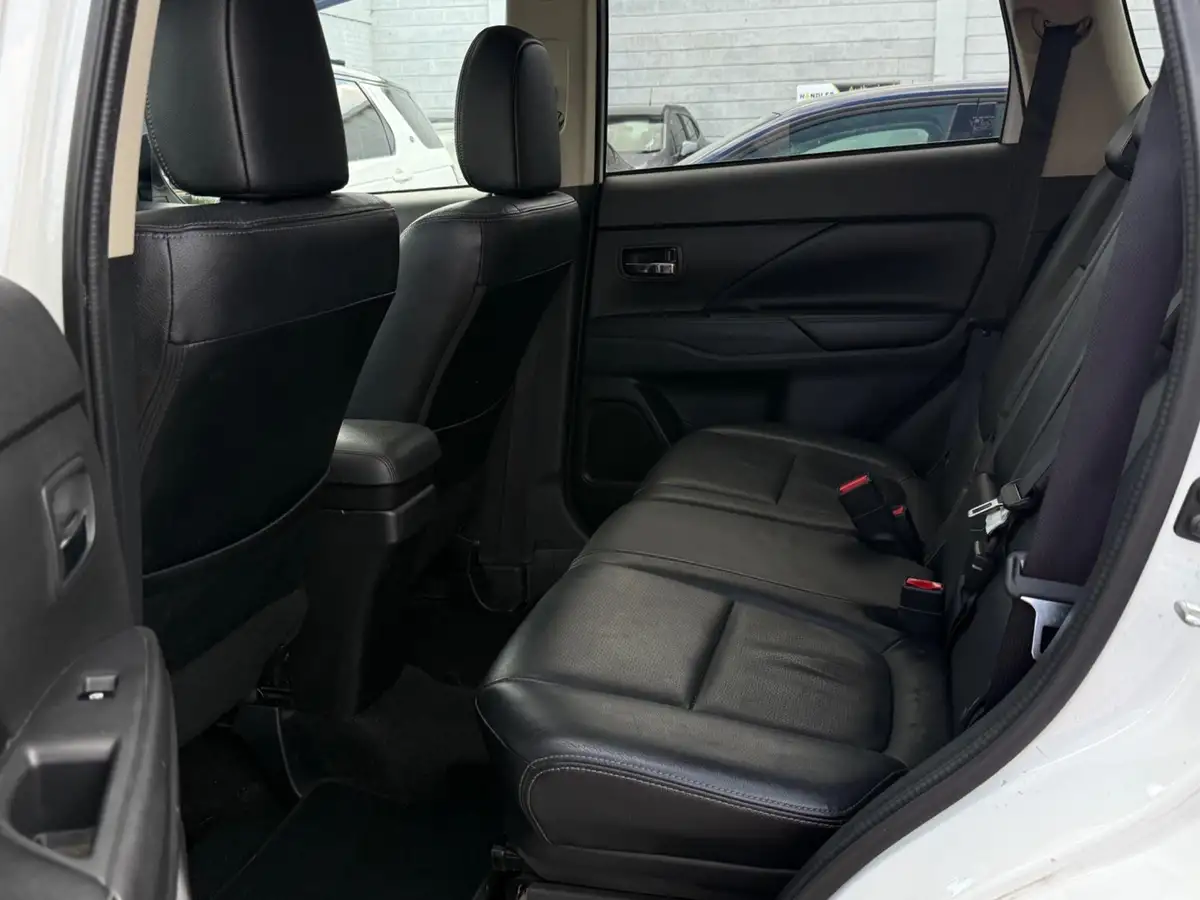 2018-mitsubishi-outlander-22di-d-4-leather-auto-big-21