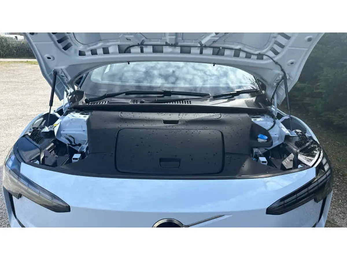 2024-volvo-ex30-e-twin-ultra-big-33