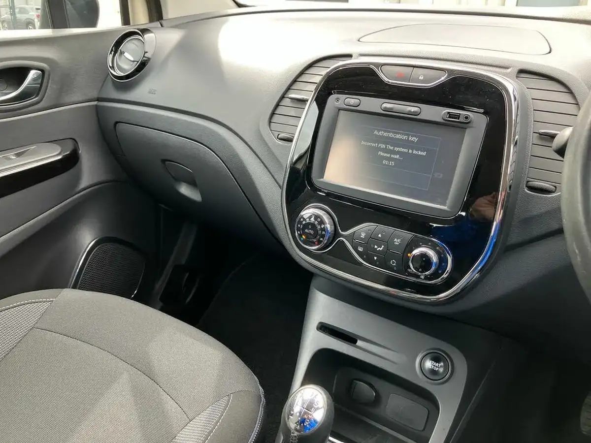 2016-renault-captur-09-dynamique-nav-big-19
