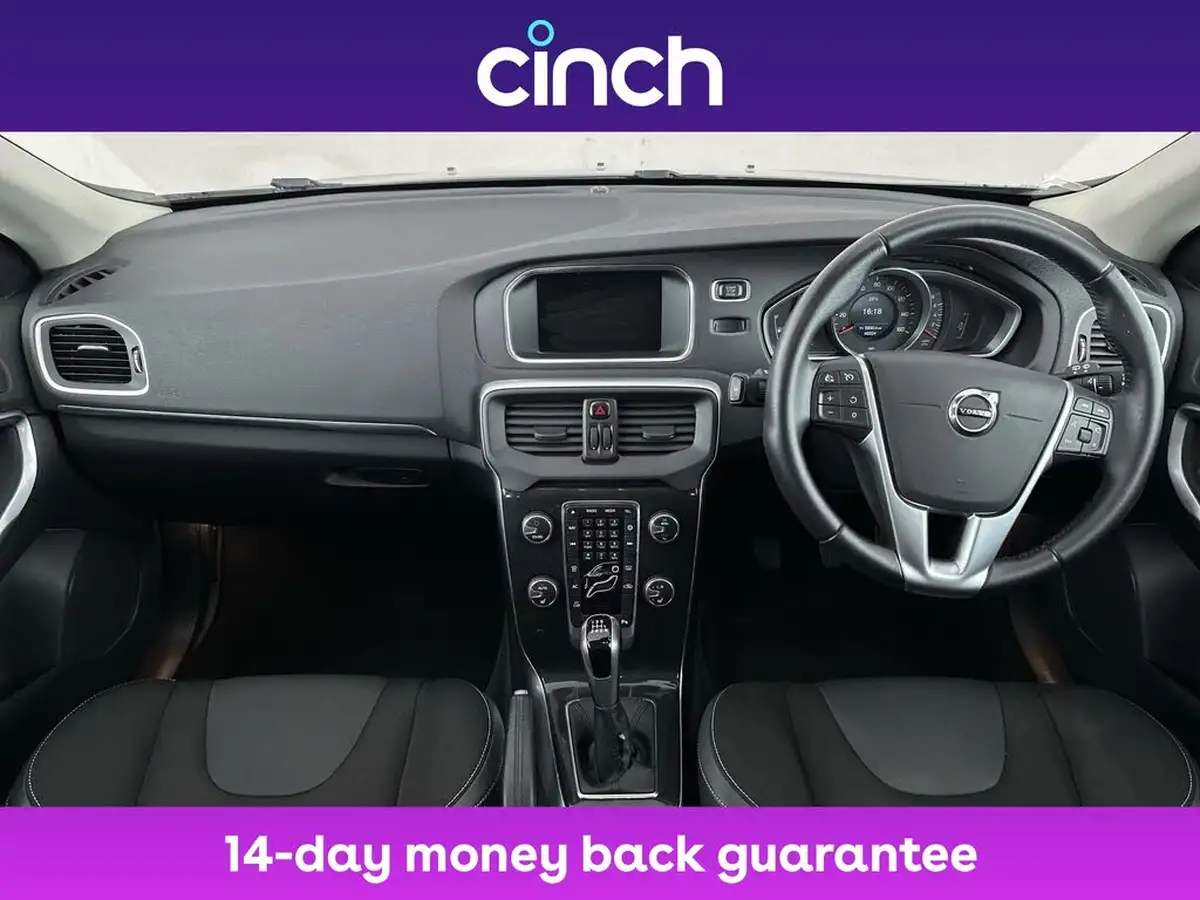2018-volvo-v40-20-t2-momentum-nav-plus-big-14